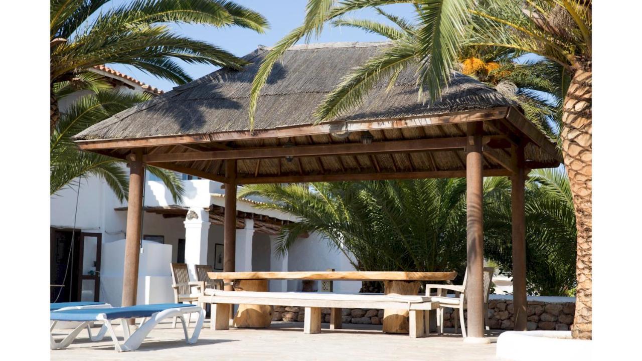 Villa Daniel 5 Mins By Taxi Into Ibiza Town Sant Jordi de ses Salines Buitenkant foto